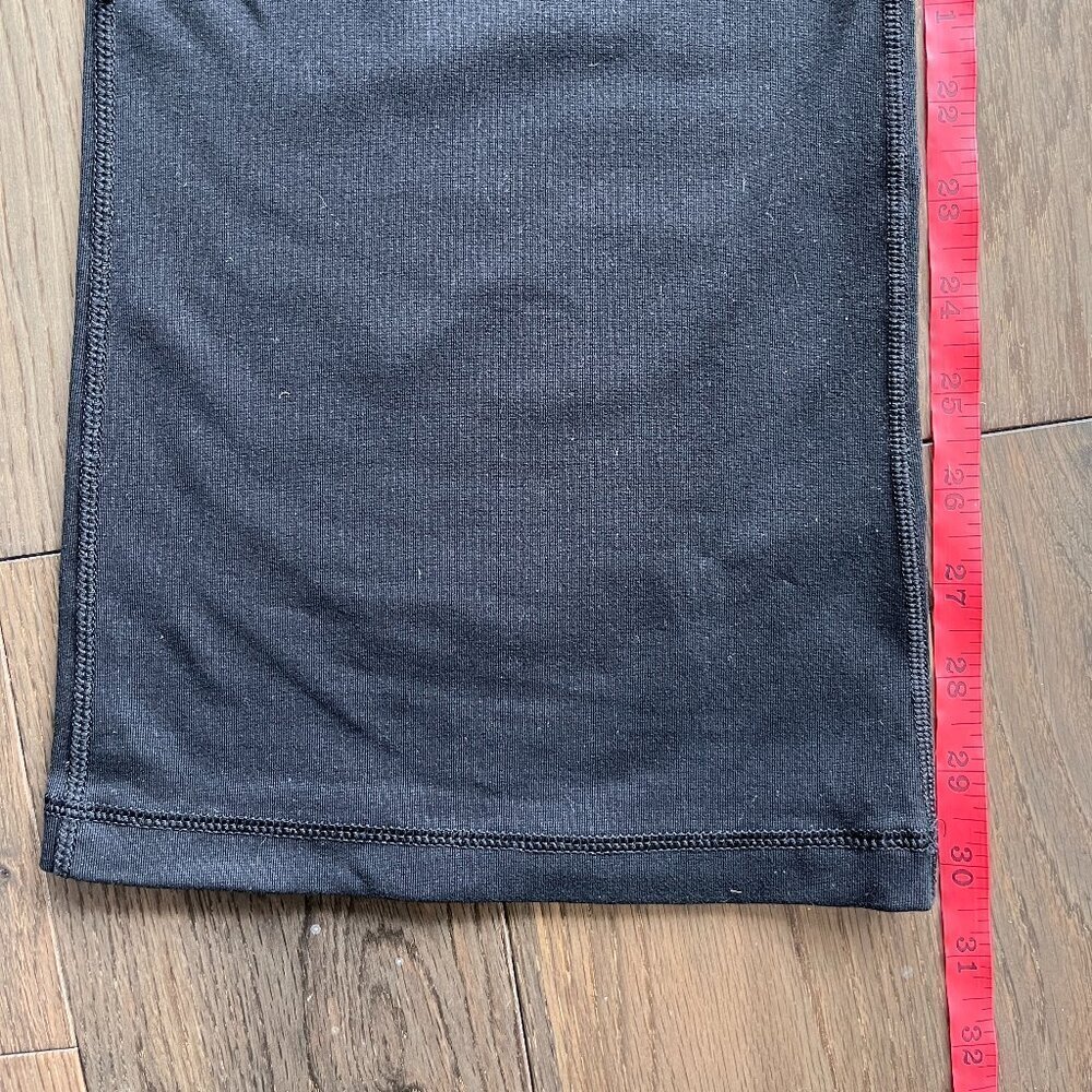 Victoria’s Secret VSX Sport Black Flare Fit Stretch Leggings Yoga Pants Size XSP - Picture 5 of 5